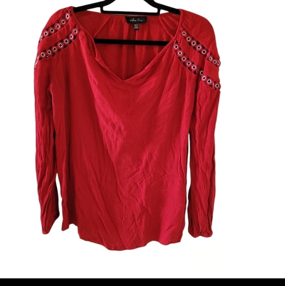 Melissa Paige Tops - Melissa Paige Red blouse. SIlver circle design on shoulders